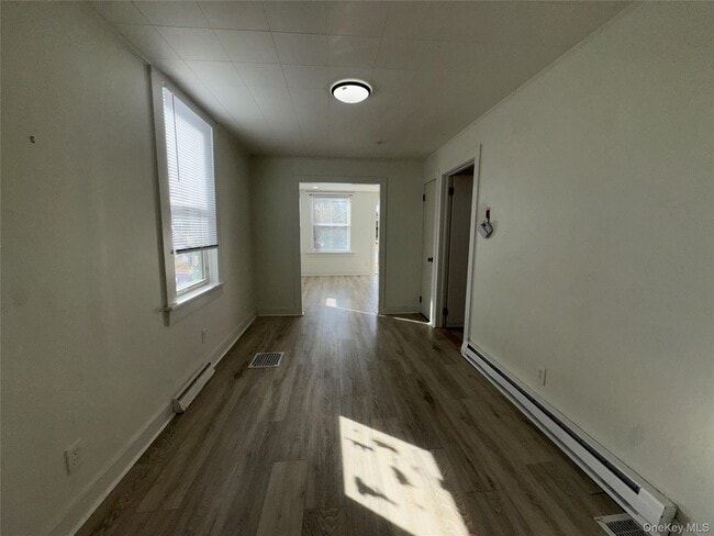 Building Photo - 88 Main St