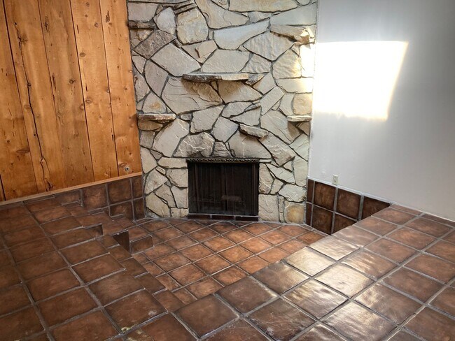 Building Photo - Santa Monica 3bd 2ba
