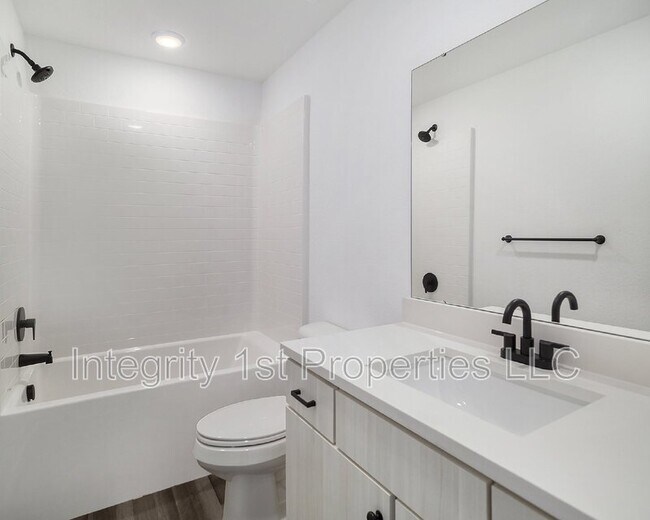 Building Photo - 5922 NW 88th St