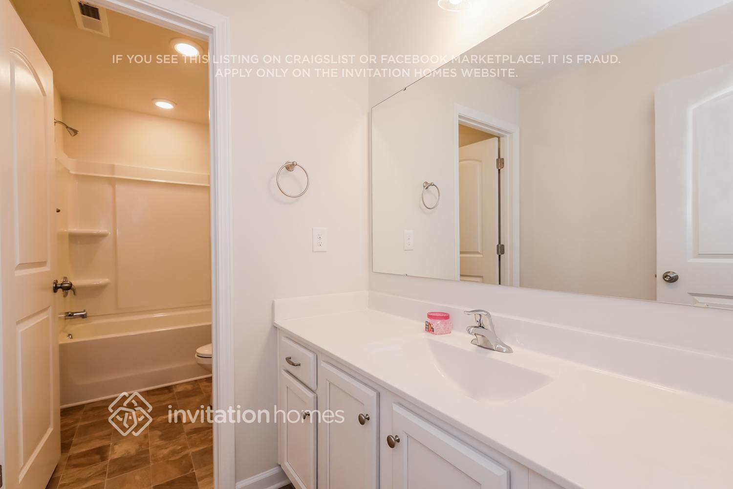 Building Photo - 4014 Weddington Pointe Dr