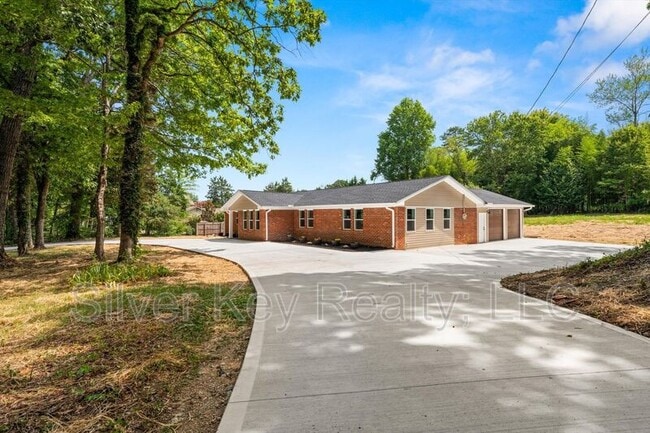 Building Photo - 144 Co Rd 575