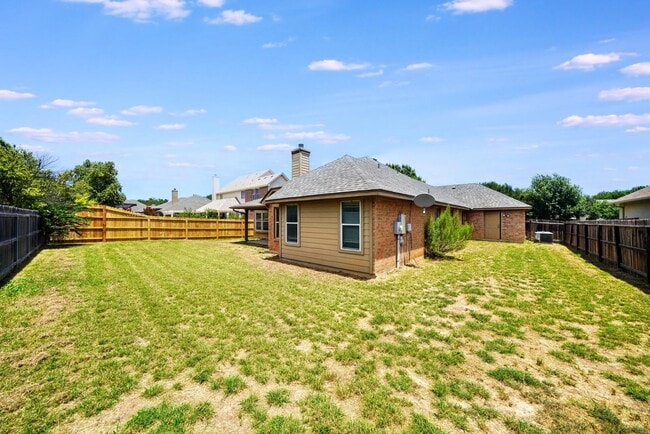 Building Photo - Stunning 4-Bedroom Home in Live Oak Hills,...