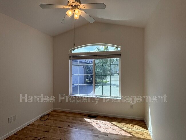 Building Photo - 2354 E Mugo St