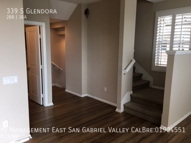 Building Photo - 339 S Glendora-