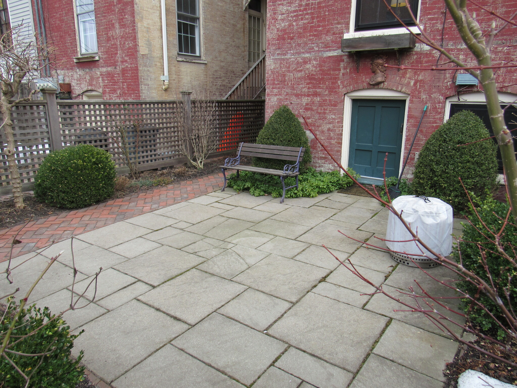 Private Patio - 91 Pine St