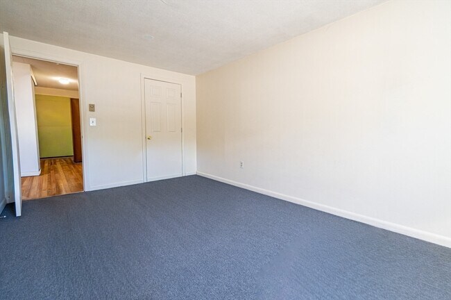 Building Photo - 234 Low St