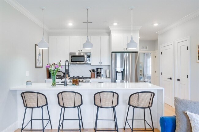 Primary Photo - 31 Boardman St