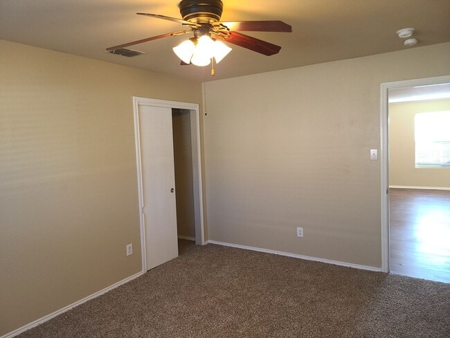 Building Photo - 3 Bedroom With Large Yard