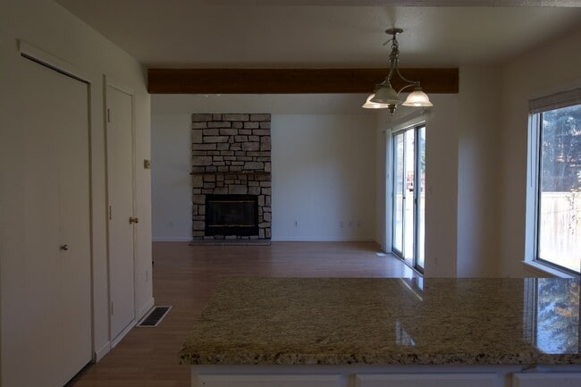 Building Photo - 4844 N Wildflowers Way