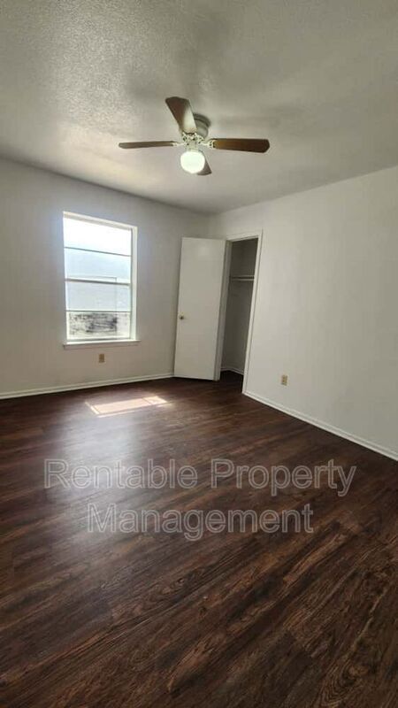 Building Photo - 109 Arrowhead St