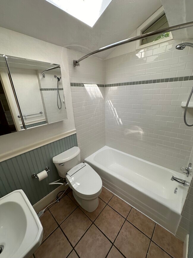 Building Photo - 2526 4th St