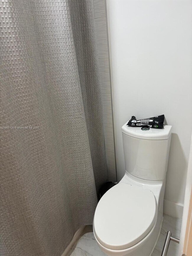 Building Photo - 8632 NW 34th Pl