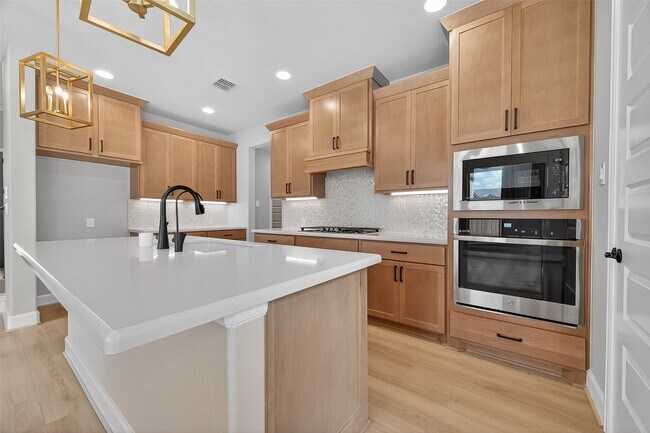 Building Photo - 161 Ginger Garlic Lp