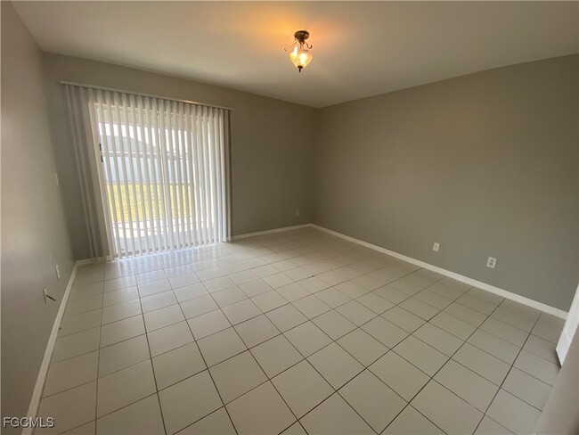 Building Photo - 4543 20th St SW