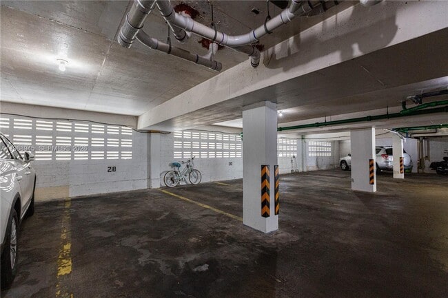 Building Photo - 6484 Indian Creek Dr