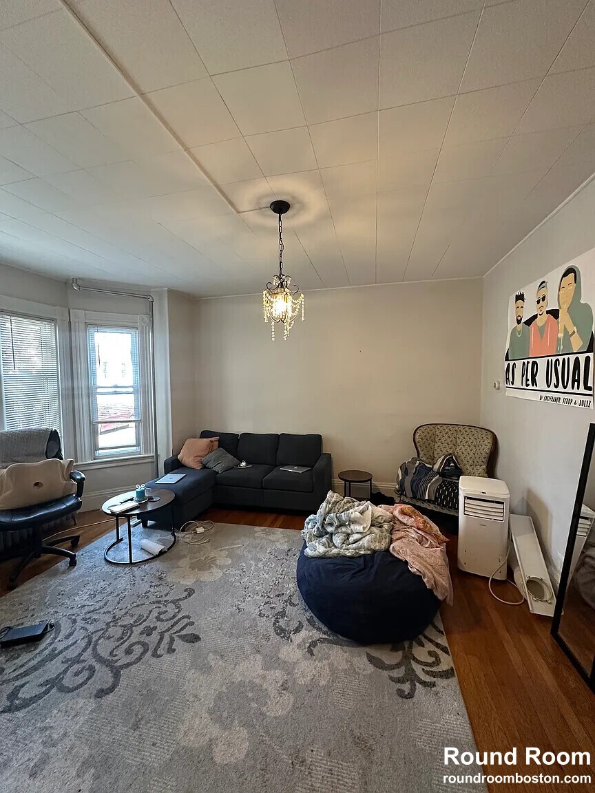 Building Photo - 384 Washington St