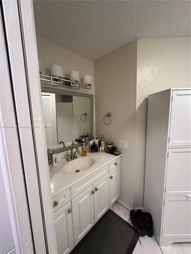 Building Photo - 9336 Ketay Cir