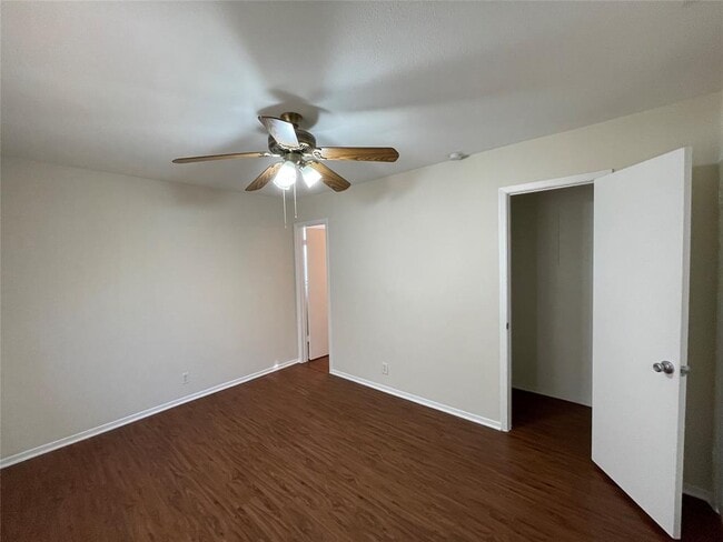 Building Photo - 407 Parkhill Cove