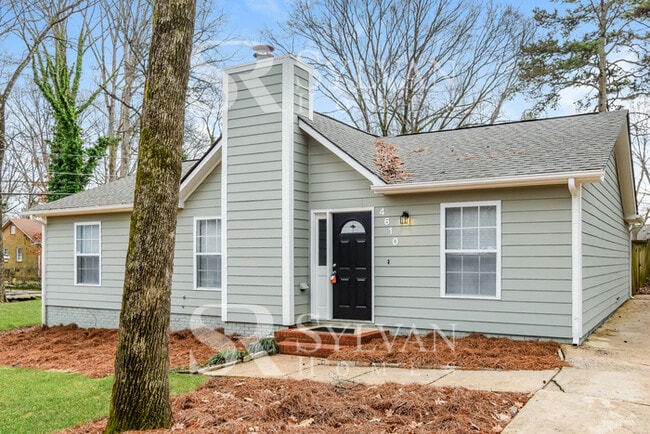 Building Photo - Enjoy living the good life in this 3 bedroom, 2 bathroom home