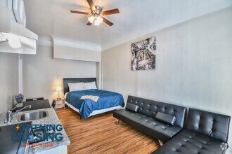 Building Photo - 721 S Alvarado St