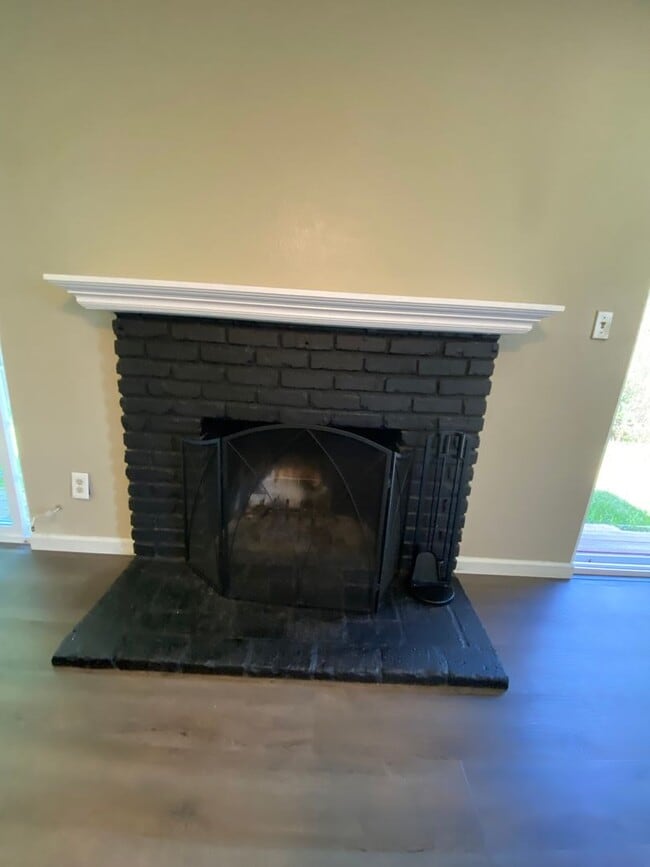 Building Photo - Updated Single Story Home Located in Orcutt with easy access to VSFB/Highway 135