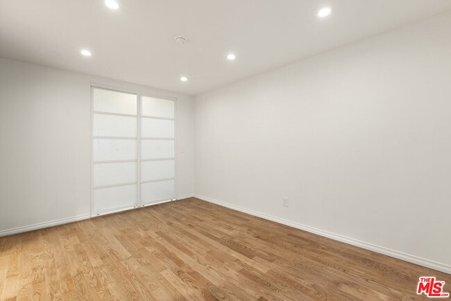 Building Photo - 1235 N Harper Ave