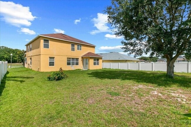 Building Photo - 3949 Golden Finch Way