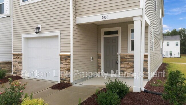 Building Photo - 5000 Arkose Dr