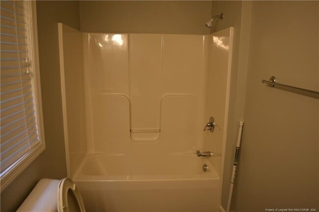 Building Photo - 1008 Pinecrest Dr