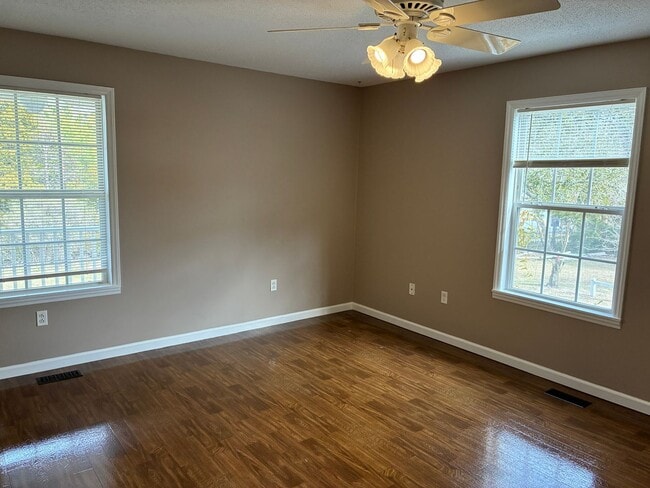 Building Photo - 2 Bedroom 1 Bath Home in Howells Point, Sunset Harbor, Bolivia, N C