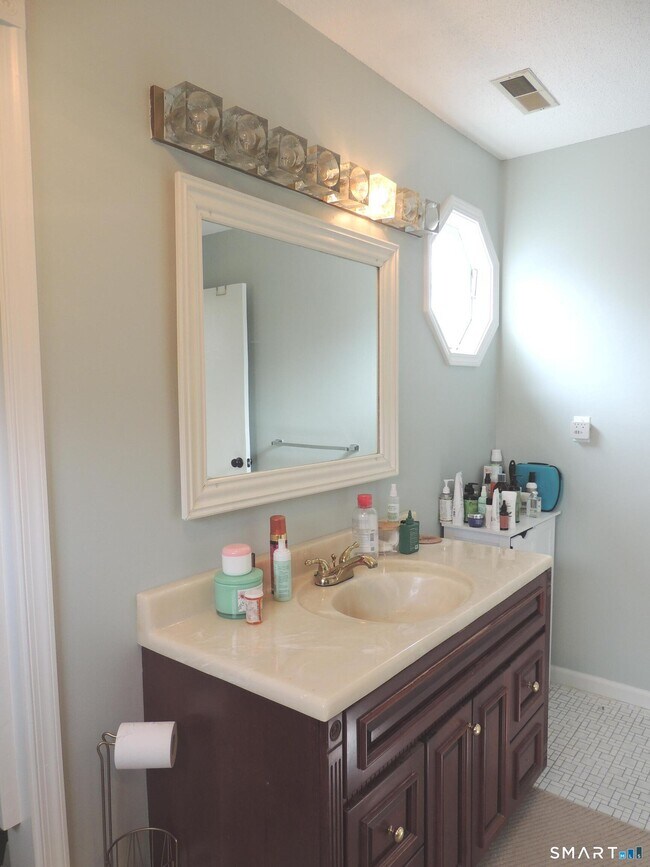 Building Photo - 124 S Montowese St