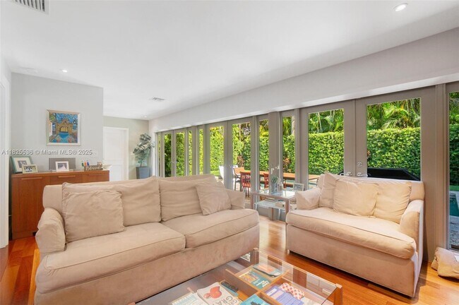 Building Photo - 412 Gerona Ave