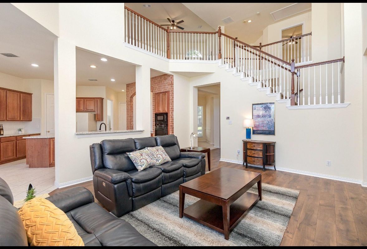 Building Photo - 9201 Royal Burgess Dr