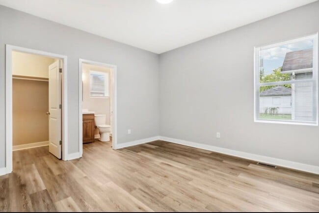 Building Photo - 2018 Rembrandt St