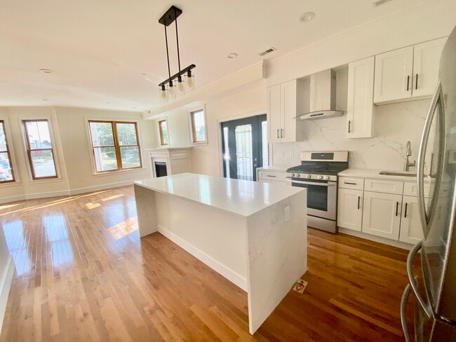 Building Photo - 74 Union St