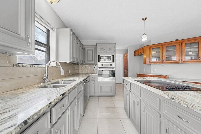 Building Photo - 7223 Mission Ct Dr