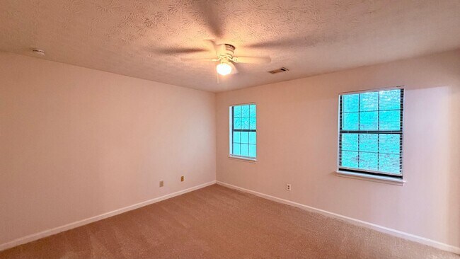 Building Photo - 2681 Parkside Way SW