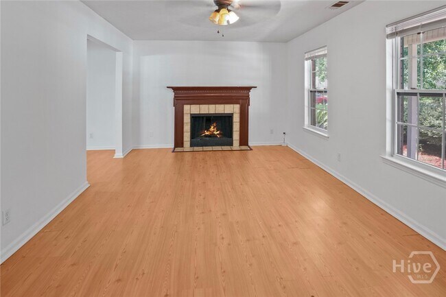 Building Photo - 126 Falcon Dr