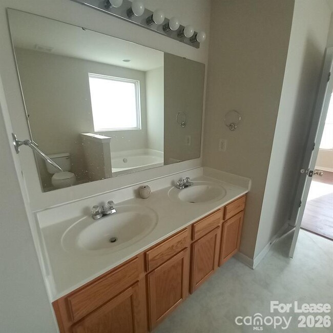 Building Photo - 1031 Rocky Meadows Ln