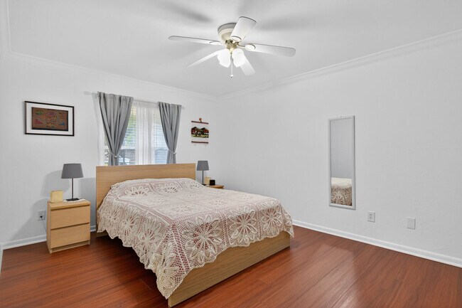 Building Photo - 4604 NW 44th Pl