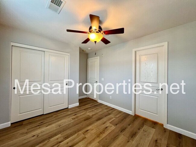 Building Photo - 12346 Claredon Dr
