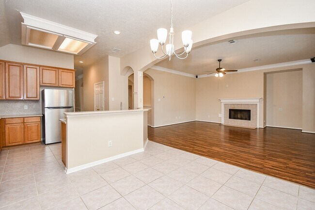 Building Photo - 10018 Park Meadow Dr