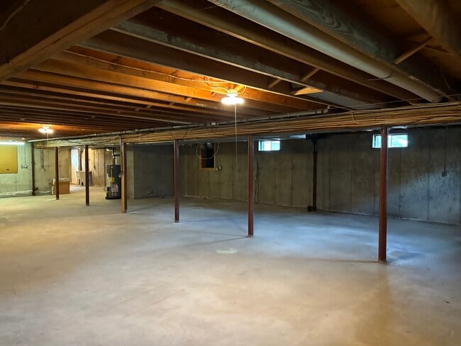 Building Photo - 127 Two Rod Hwy