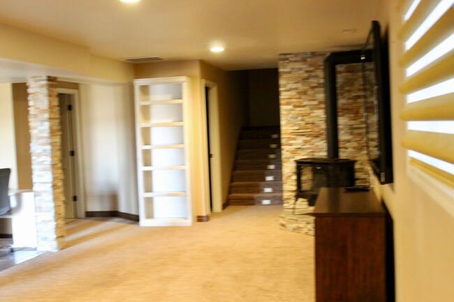 Building Photo - 2 bedroom Golf course Condo