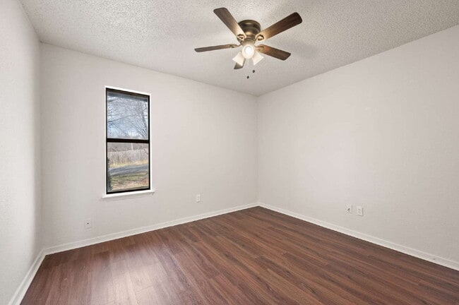 Building Photo - "Charming 3-Bed Home with Spacious Layout in Ft Worth – Aledo School District"