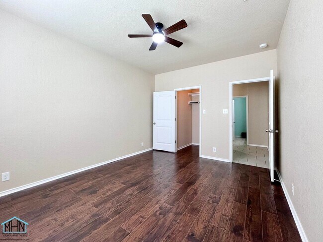Building Photo - A Stunning 5-Bedroom, 3.5-Bathroom Home in the Heart of San Antonio, Texas!