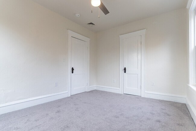 Building Photo - 643 Rathbun St