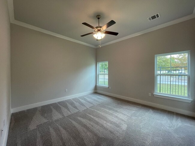 Building Photo - Brand new in Dawson Bluff and move in ready!
