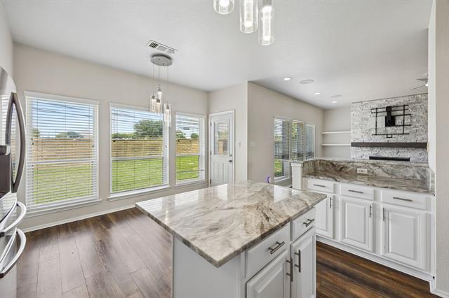 Building Photo - 703 Fossil Hill Dr