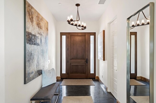 Building Photo - 5572 Rainier St